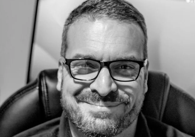 Foto profesional de Lic. Esteban Borges, Lic. en Psicología especializada en Terapia para Adolescentes en Maldonado, Uruguay